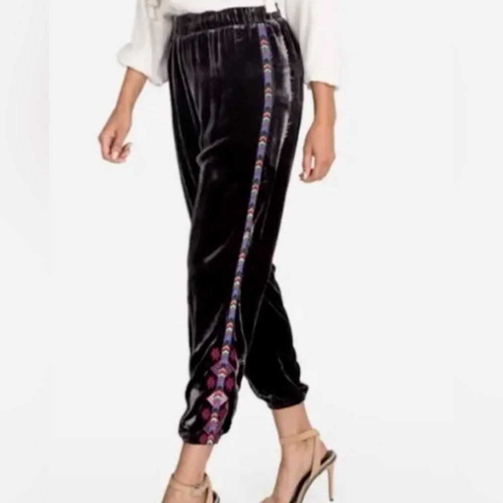 Johnny Was Ruah Purple Velvet Luxe Joggers - Size XL